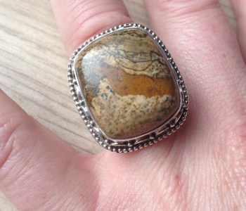 Zilveren edelsteen ring met Landschap Jasper bewerkte kop 17.5 m